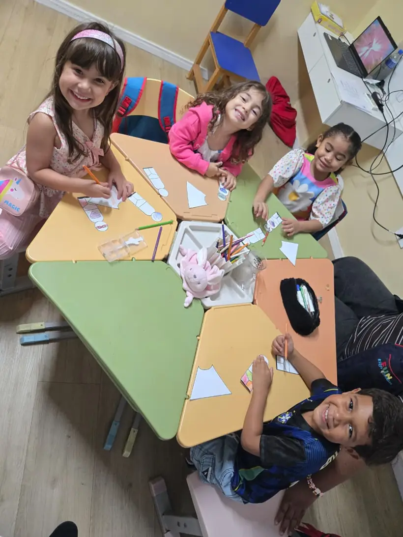Turma Fun Kids em sala de aula
